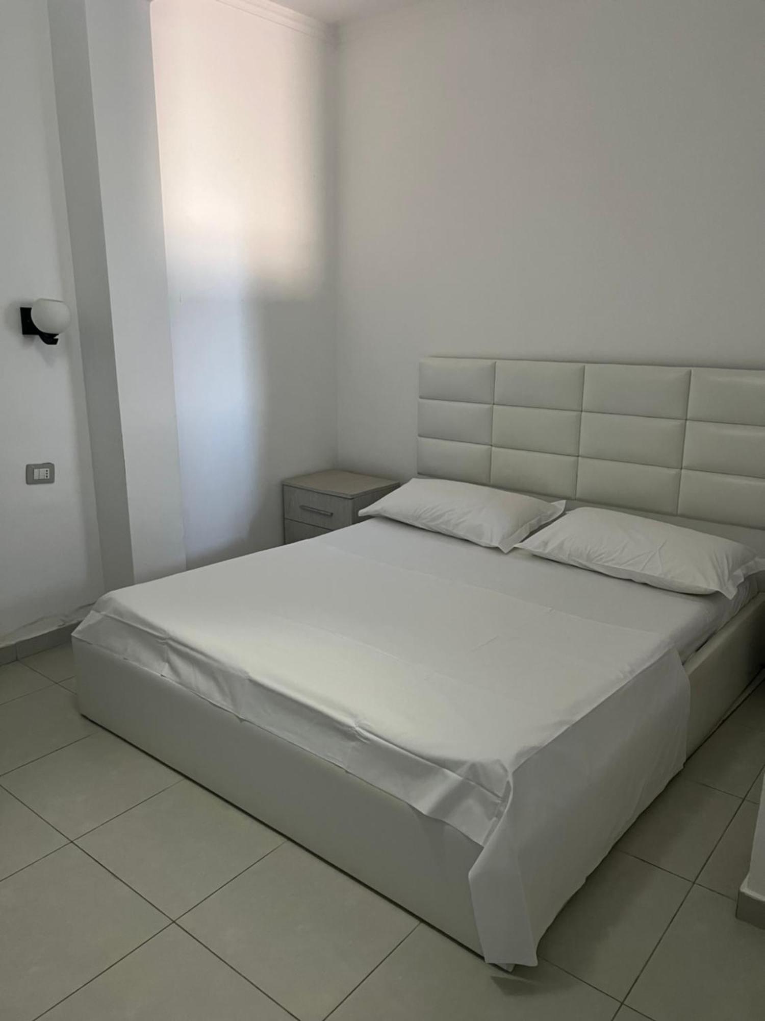 Sea View Apartment! Vlorë Exterior foto